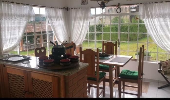 Casa Das Glicinias Perto Do Centro Villa มงชิแวร์จิ ภายนอก รูปภาพ